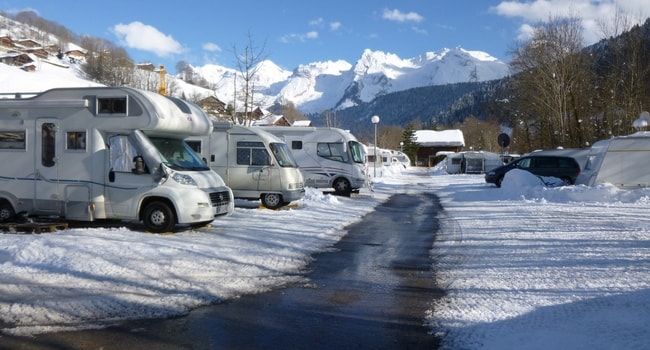 Voyager en camping-car en hiver : les équipements indispensables !